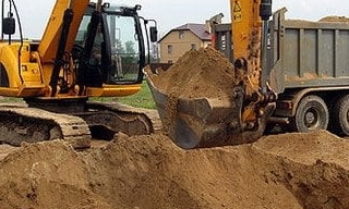 Выкопать яму экскаватором в Бузулуке от 940 руб. - 2Землекопа-Бзл